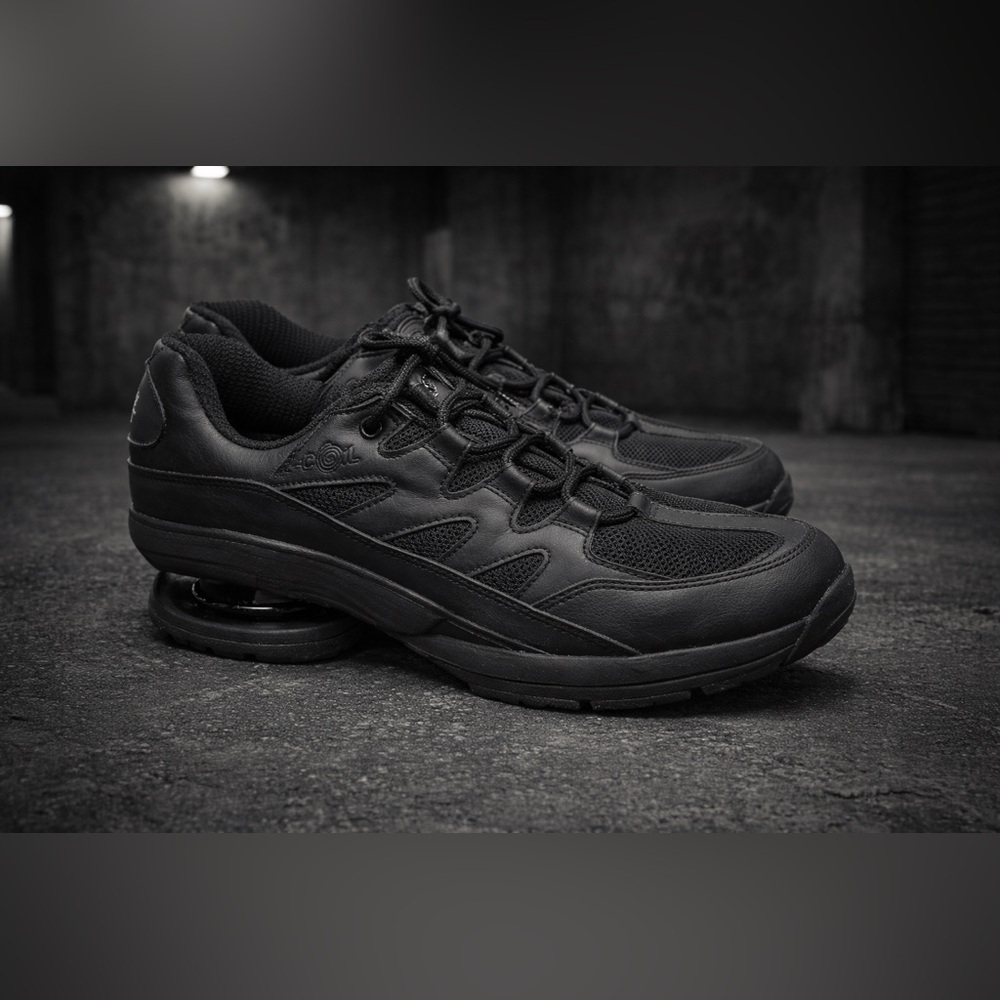 Z-Coil Men's Black Athletic Shoes size 11 EUC